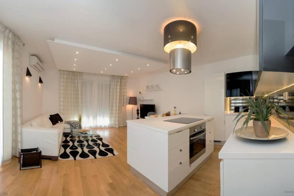 Ensidia Luxury Suite Σπλιτ Εξωτερικό φωτογραφία